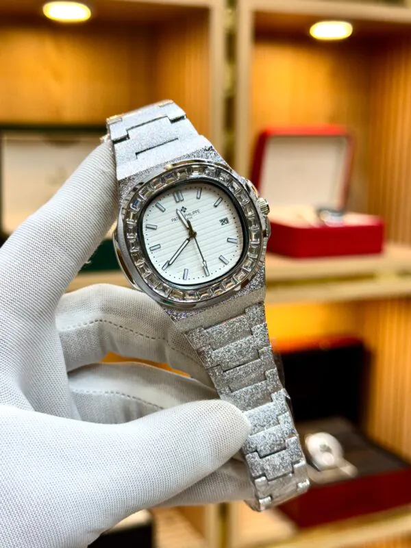 PATEK PHILLIPPE DISCO VALENT DIAMOND BEZEL